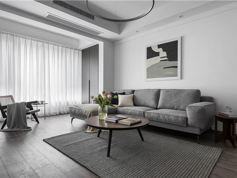 阳台.jpg 阳台.jpg